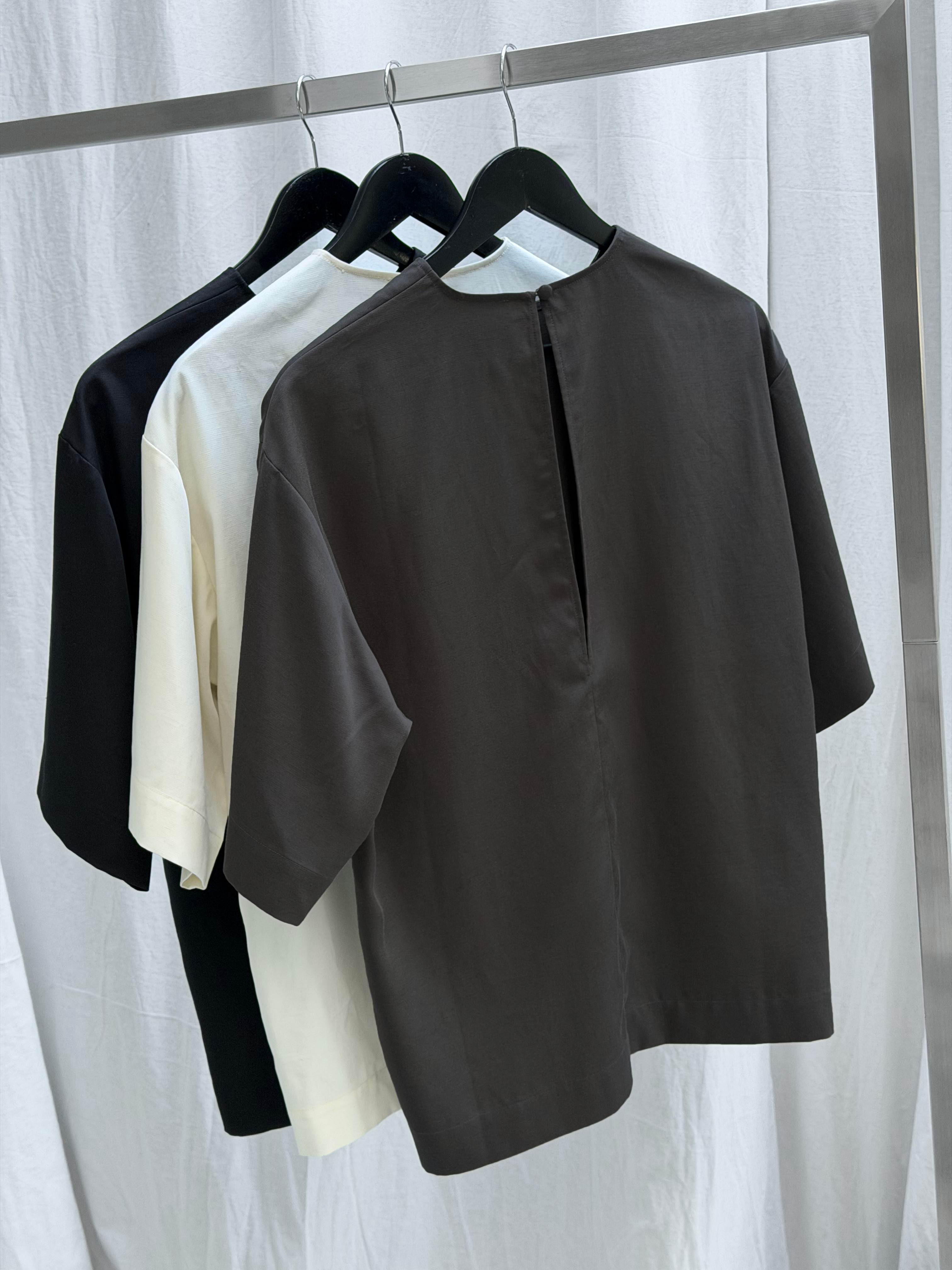 DEIA TEE | milk