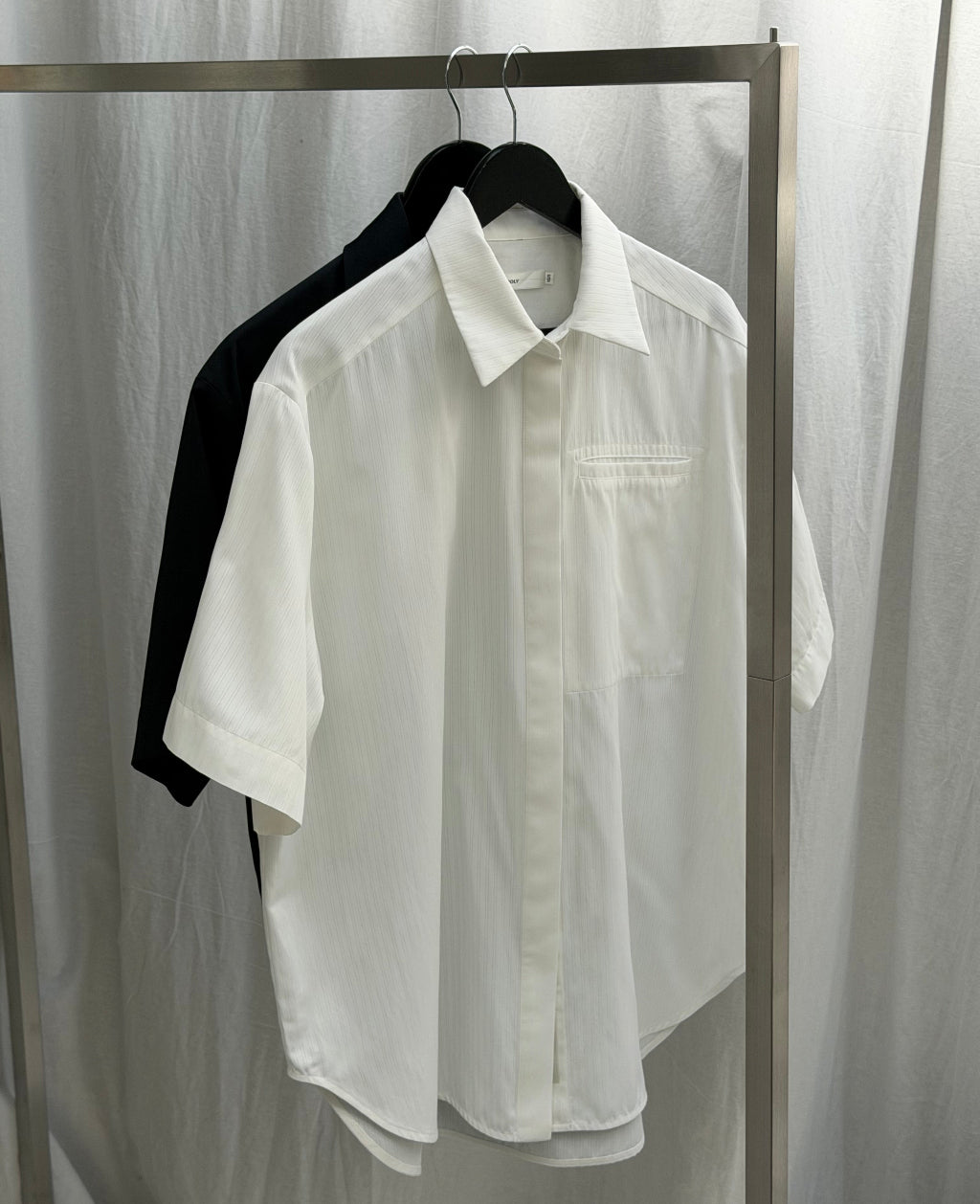 KAI SHIRT SHORT SLEEVE | white shadow stripe