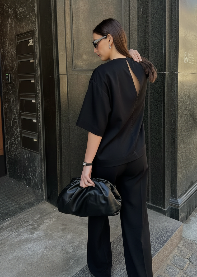 DEIA TEE | black