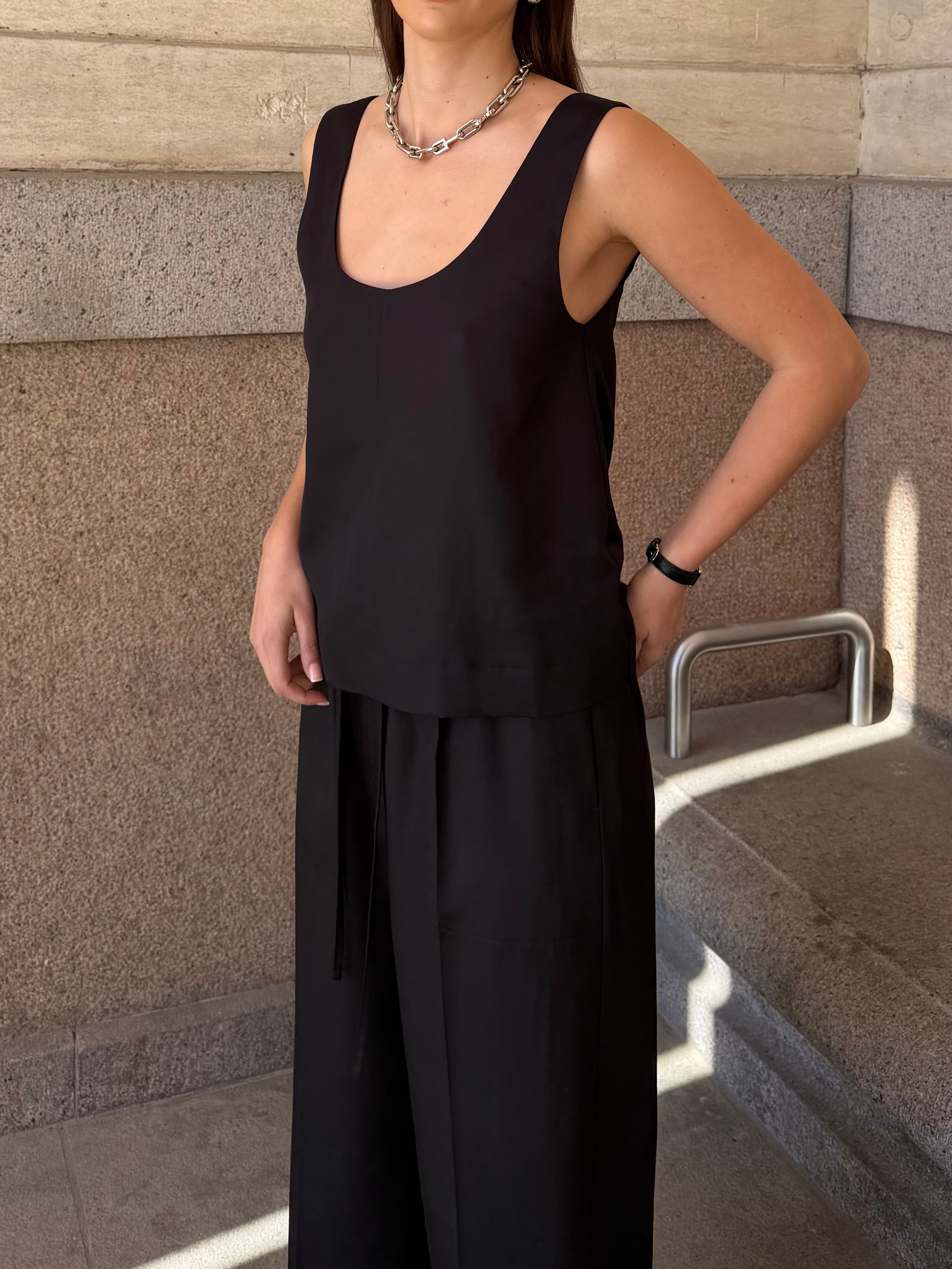 DEIA TOP | black