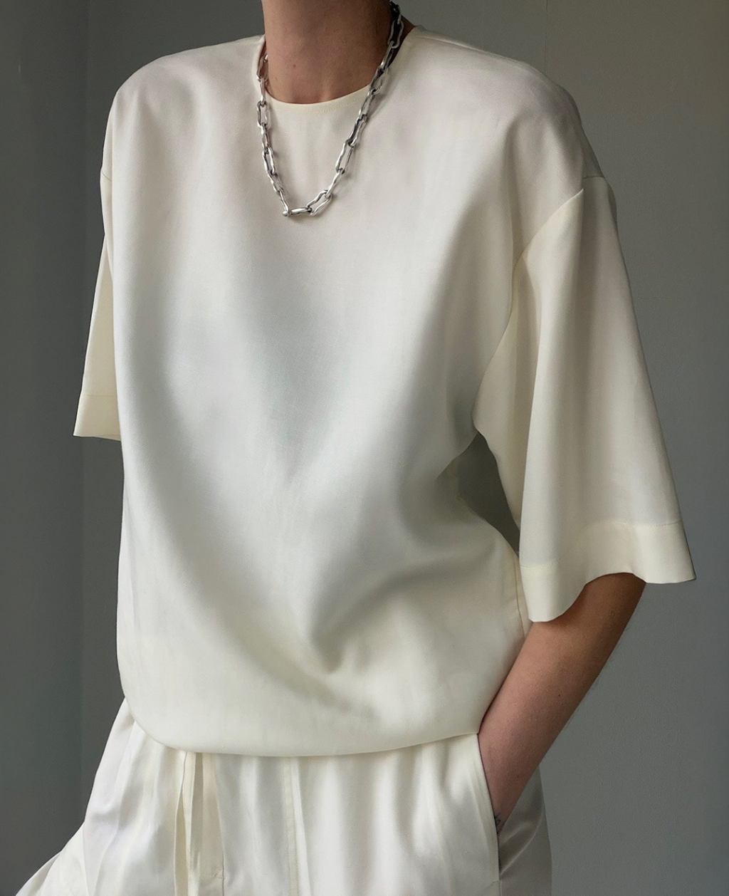 DEIA TEE | milk