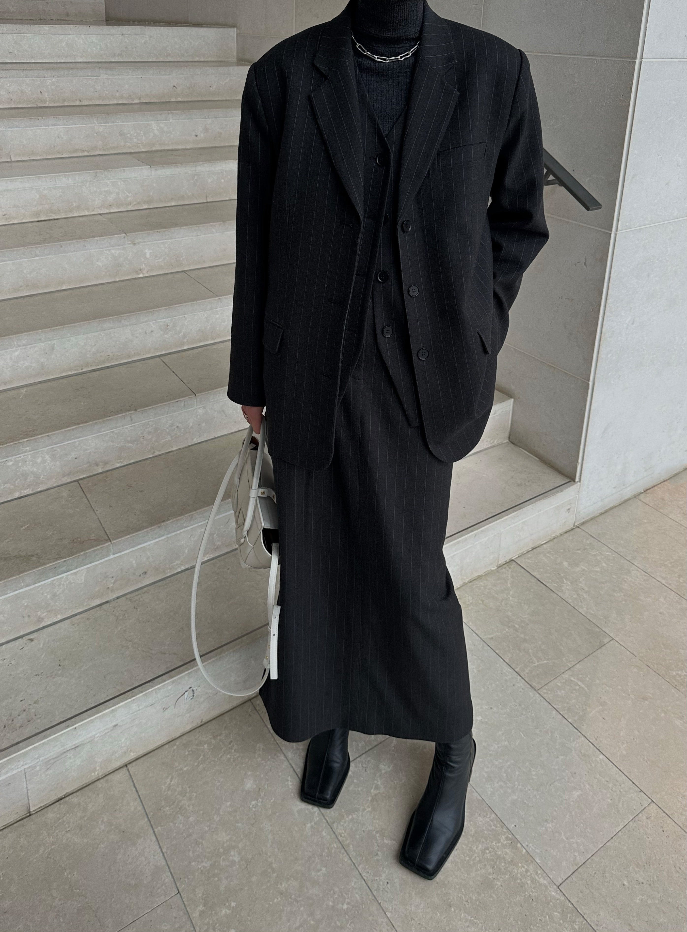 MAEVE BOXY BLAZER | pin striped dark grey