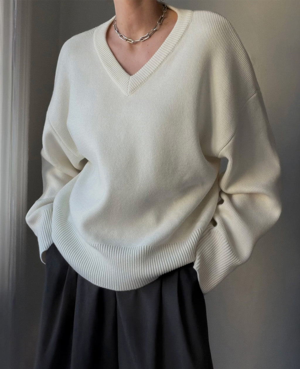 SADE V-NECK SWEATER | porcelain